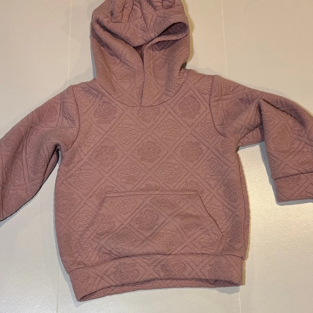 4T Bundle Levi’s, White Cat Print Kids Sweatshirt, Rose hoodie w ears, Skort